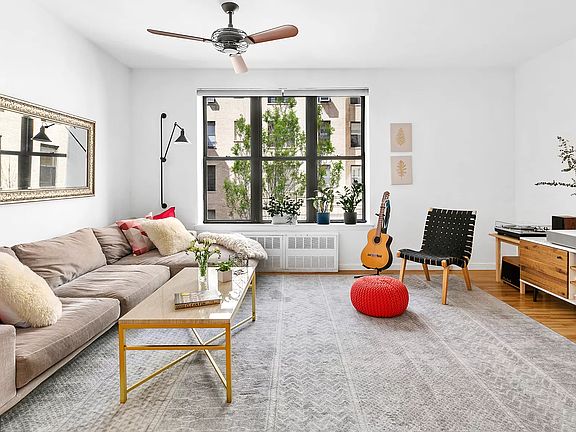 2nd image of 309-319 Saint Johns Pl #3D