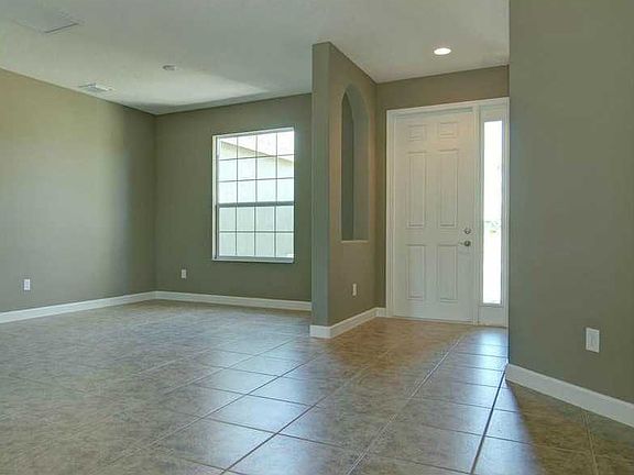 2nd image of 1070 S Lakes Way Way SW