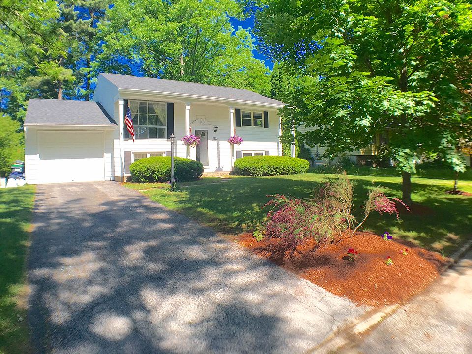 1st image of 5 Spa Cir