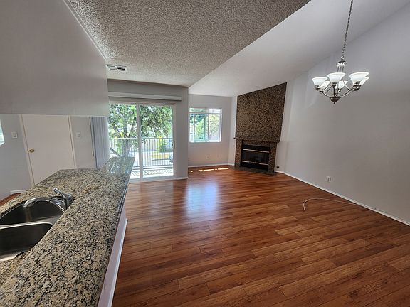 2nd image of 606 S Everett St #B