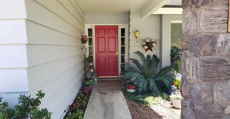1st image of 842 E Virginia Ave