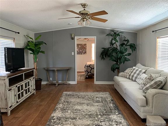 3rd image of 722 Majestic Oak Dr
