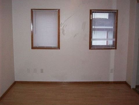 4th image of 2813 Grand Ave S
