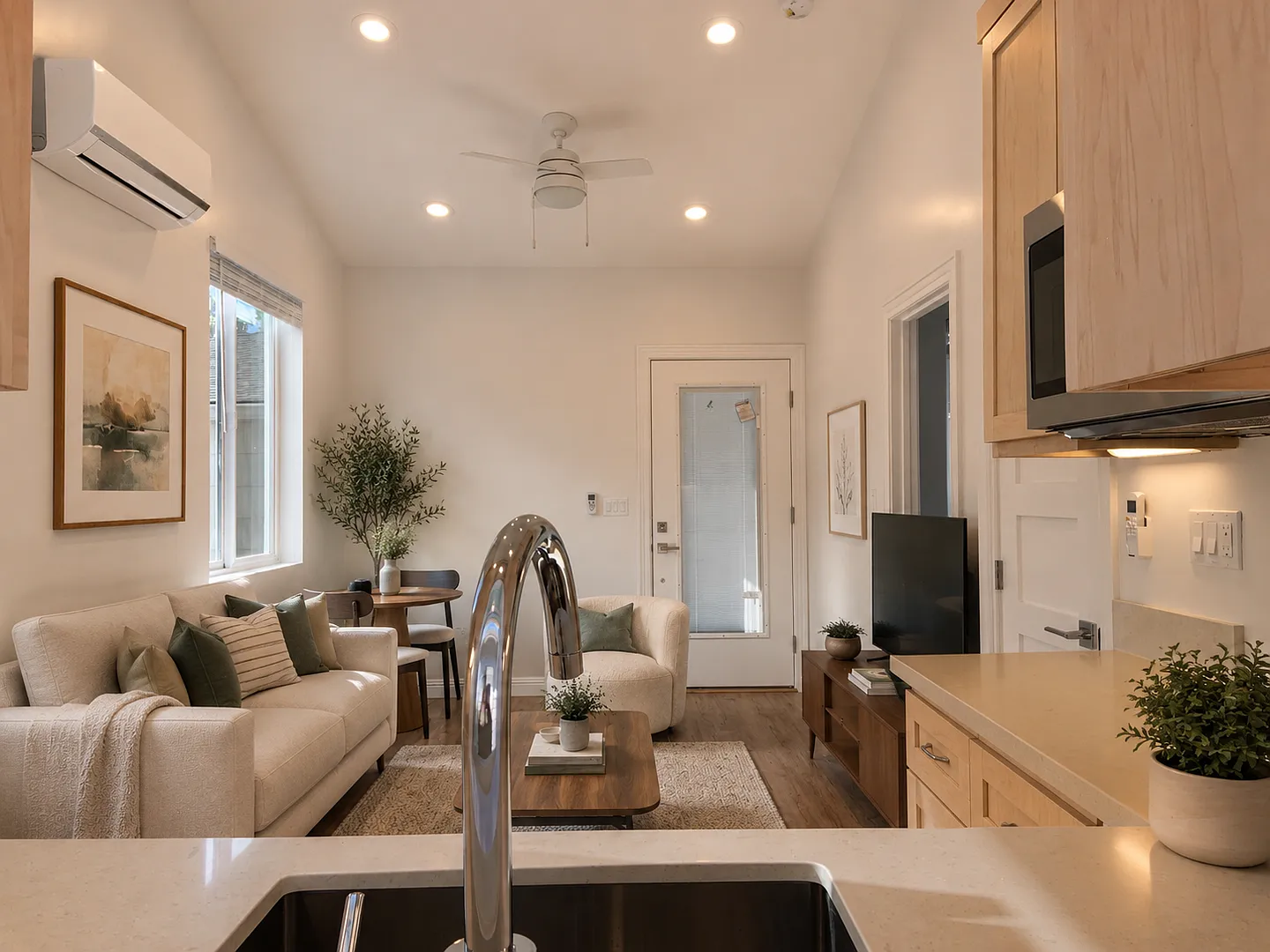Charming Detached 1-Bedroom Approximately 400 Sq. ft. Cottage in Orinda — Photo 4