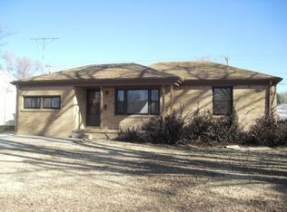 830 Wichita Dr, Ulysses, KS 67880