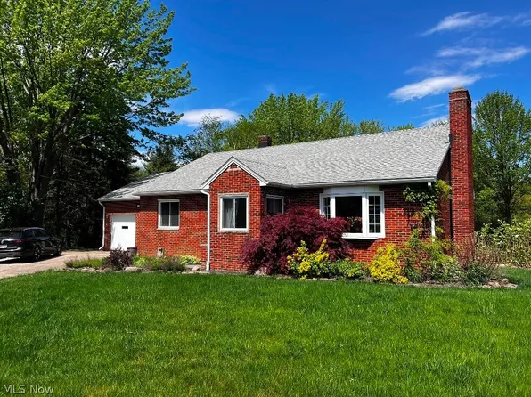 17971 Hunt Rd, Strongsville, OH 44136