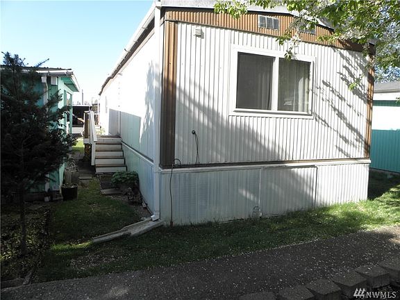 3rd image of 11424 36th Dr NE Unit 94