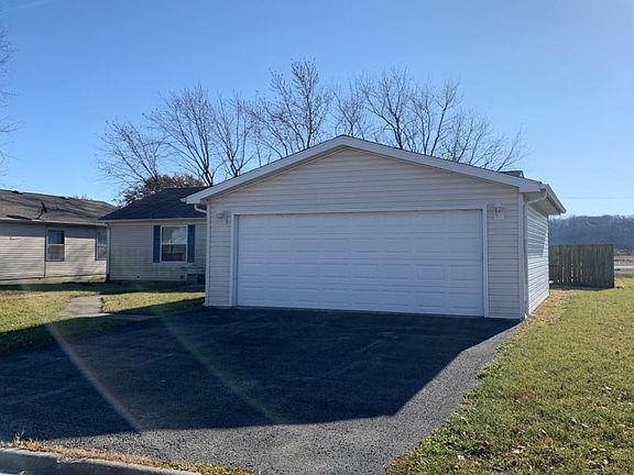 2nd image of 2741 Barr Ave