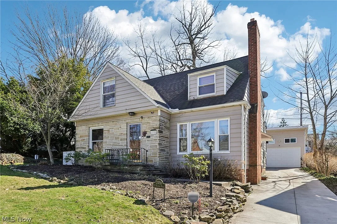 23708 E Baintree Rd photo 1