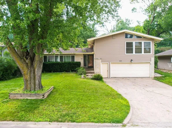 4608 Chatham Ln, Sioux City, IA 51104