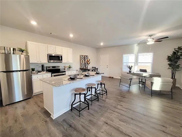 138 Village Green Dr — Photo 10