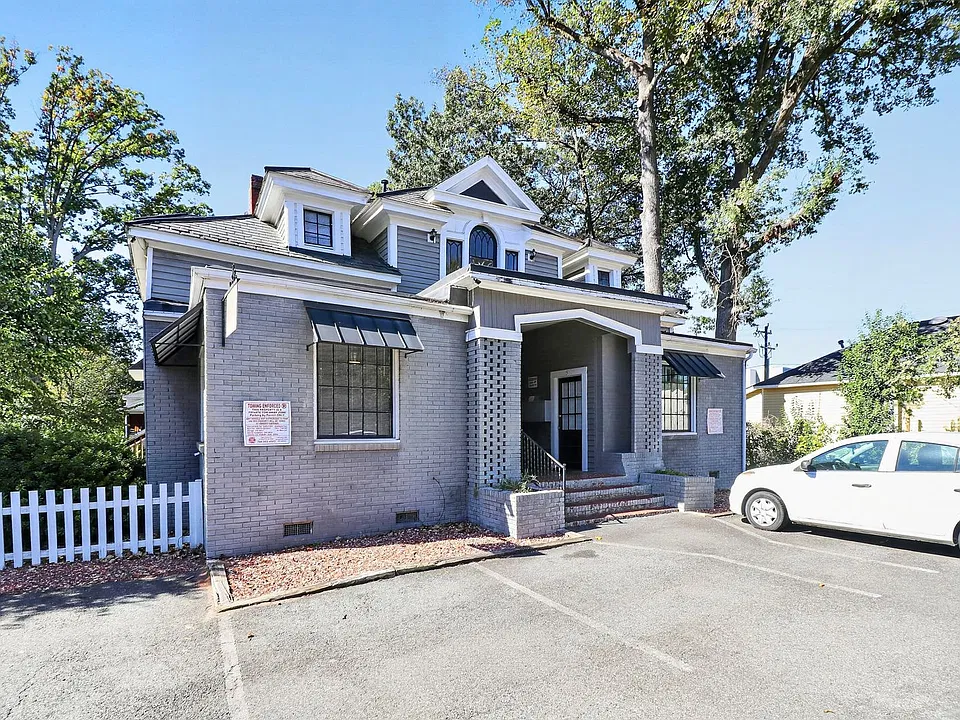 701-1 Louise Ave