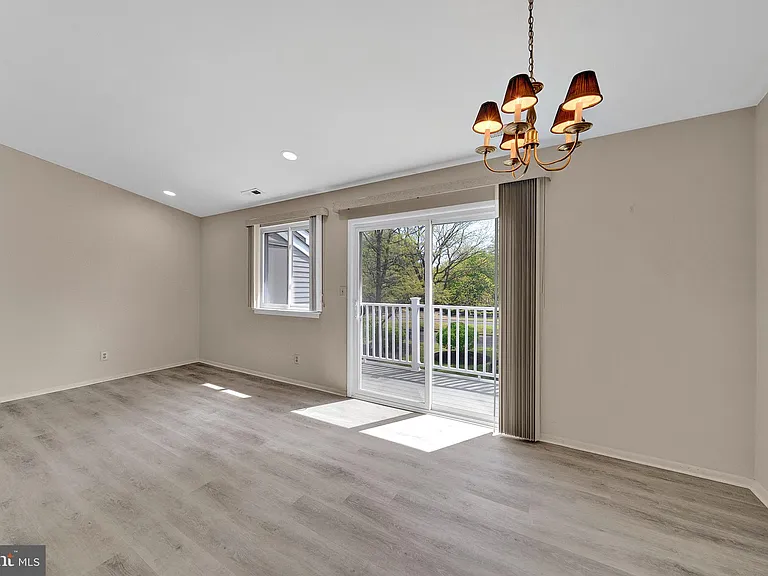 306 Mulberry Cv #B — Photo 16