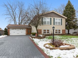 7417 W Hickory Creek Dr, Frankfort, IL 60423