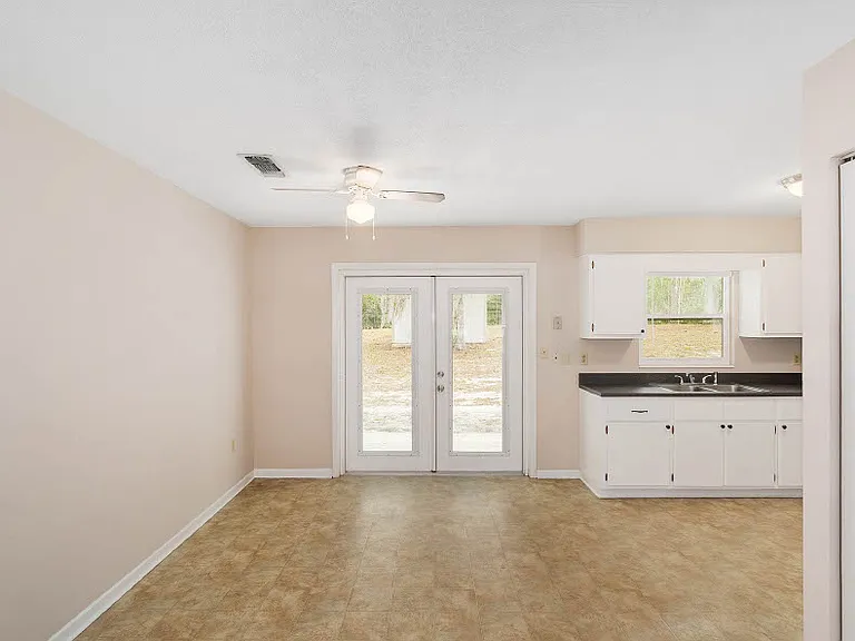 15653 NE 8th Pl — Photo 2