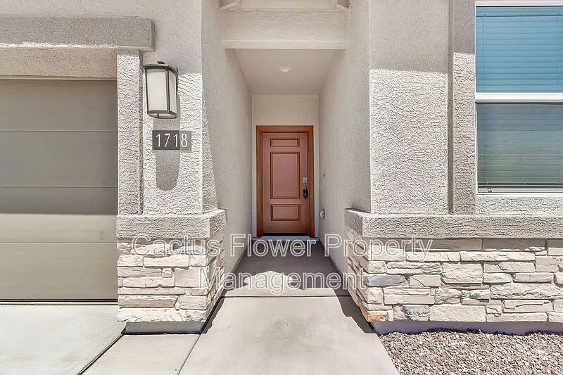 4 bed, 2.5 bath, 1854 sqft, $2,395 — Photo 3