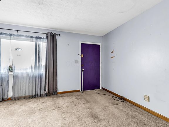 4th image of 3959 Carlton Ave