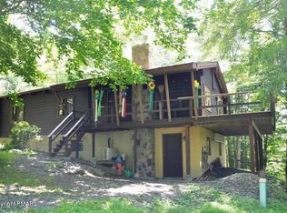 2153 Wild Cherry Ln, Tobyhanna, PA 18466