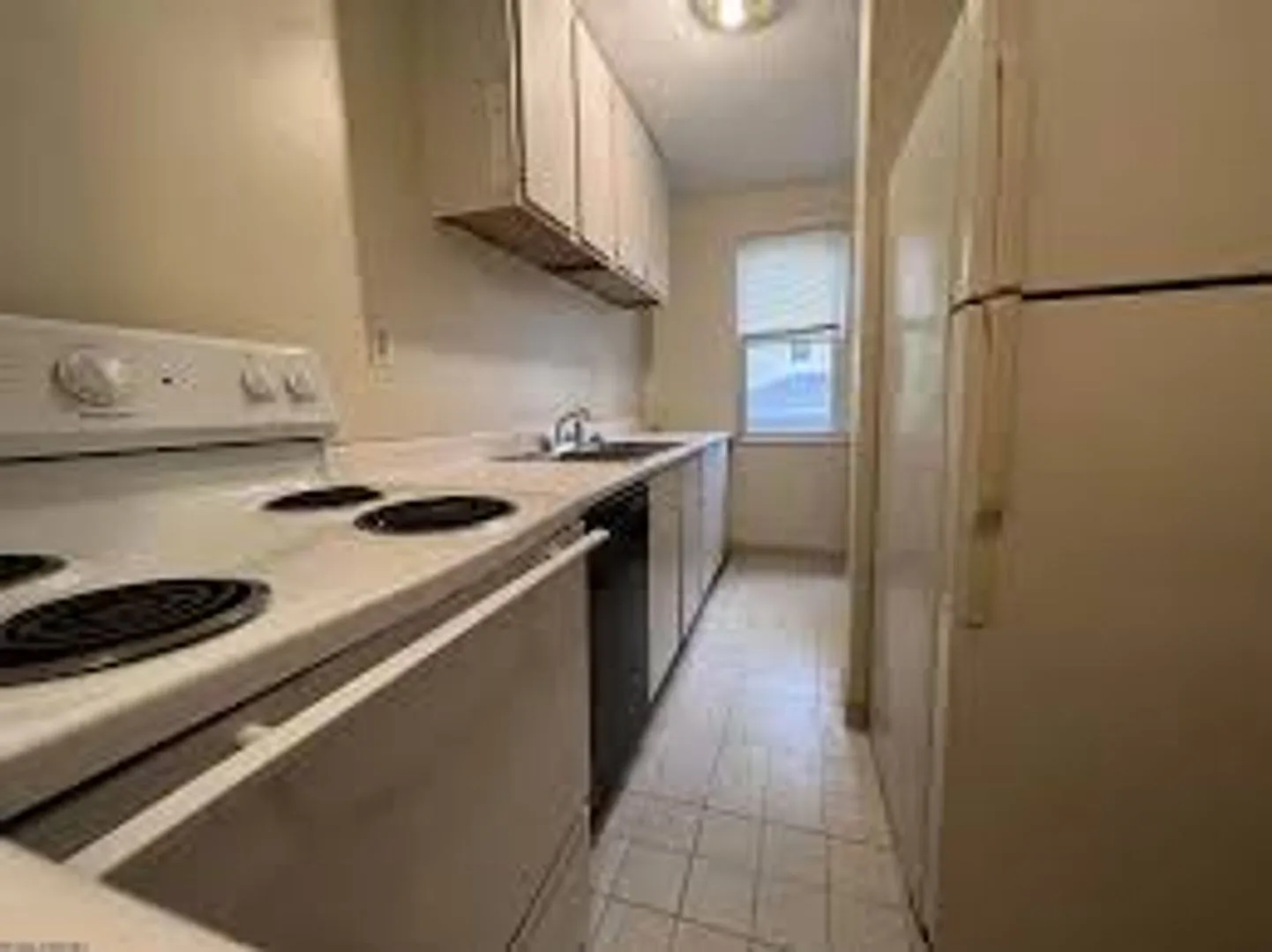 409 Forest Avenue — Photo 3