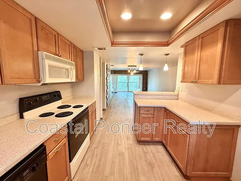 10775 Village Club Cir #203 — Photo 8
