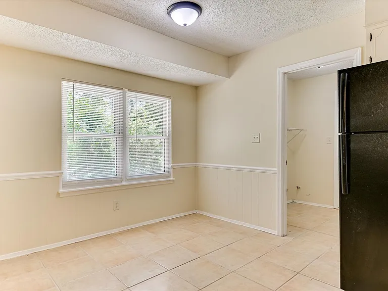 4532 Hillside Dr — Photo 11
