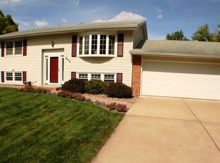 903 8th Ave, Silvis, IL 61282