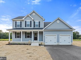 884 Chapel Dr, Vineland, NJ 08361