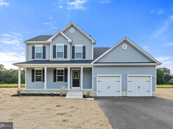 884 Chapel Dr, Vineland, NJ 08361