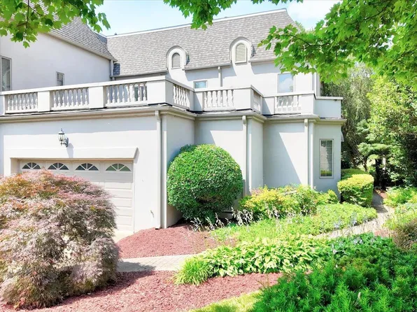 100 Castellan Dr, Greer, SC 29650