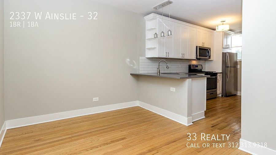 1st image of 2337 W Ainslie St #32