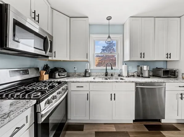 1053 Bowles St, New Bedford, MA 02745