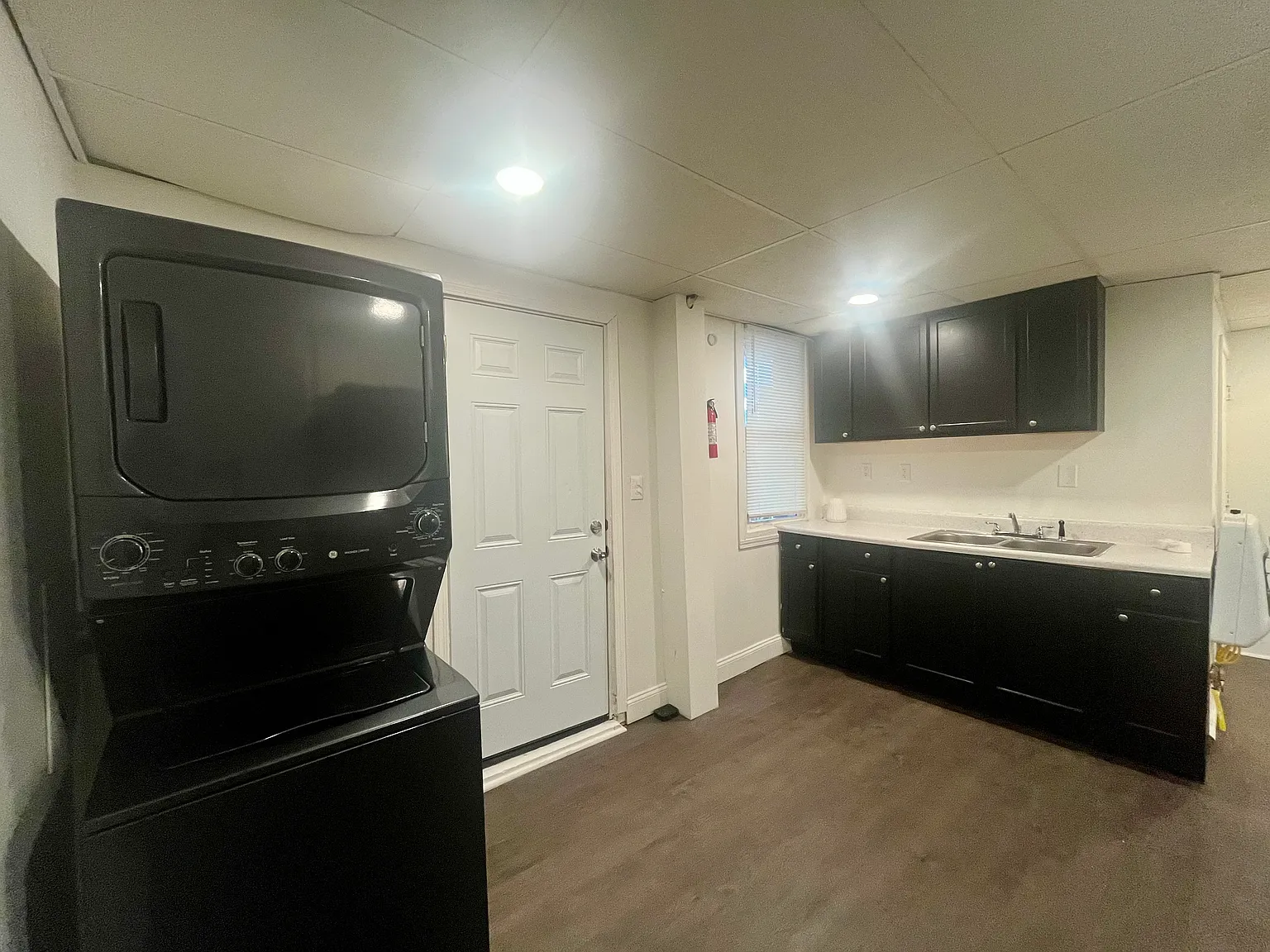 3 bed, $1,300 — Photo 4