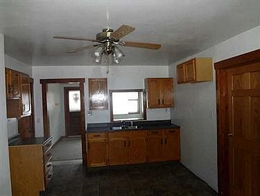 3rd image of 716 S 6th St