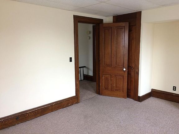 4th image of 106 1/2 W Paradise St