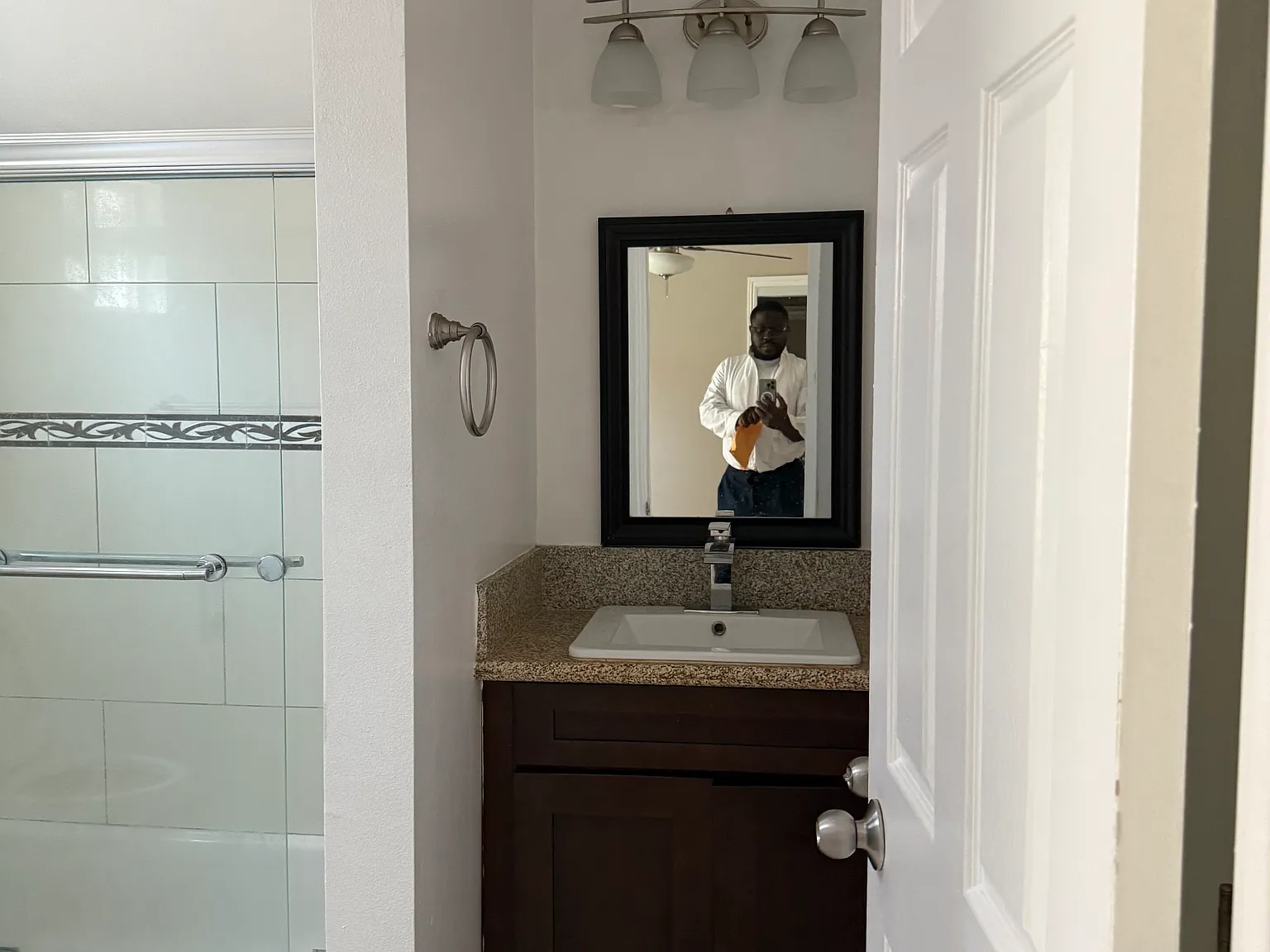 4 bed, 1300 sqft, $3,400 — Photo 1