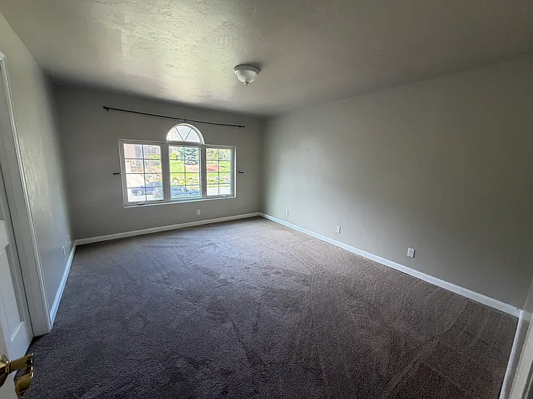 454 Silverhorn Dr — Photo 13