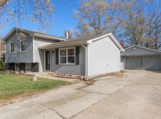 8521 Morse Pl, Crown Point, IN 46307