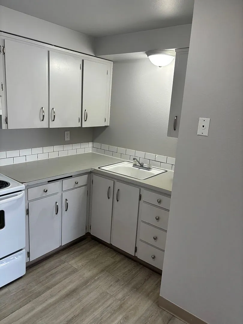 Parkside West — Photo 4