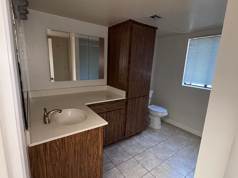 5729 Hazeltine Ave #4 — Photo 16