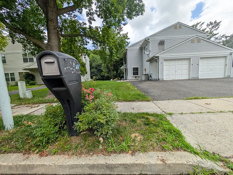 89 Wyndmoor Dr — Photo 1