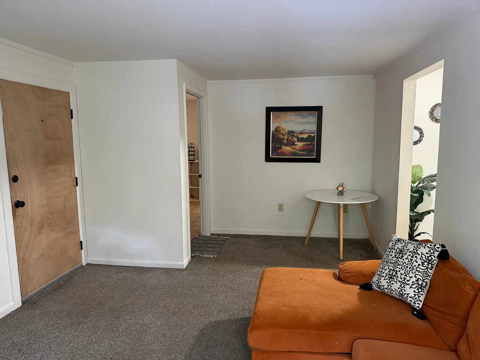 2 bed, 850 sqft, $1,200 — Photo 2