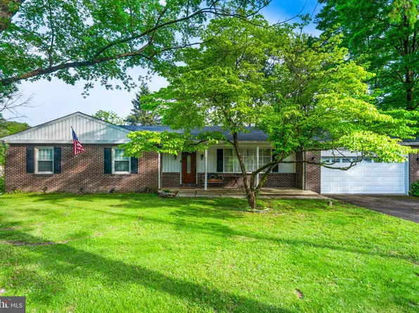 163 Woodland Dr, New Britain, PA 18901