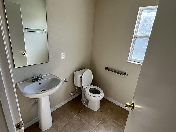 2nd image of 447 Janice Kay Pl