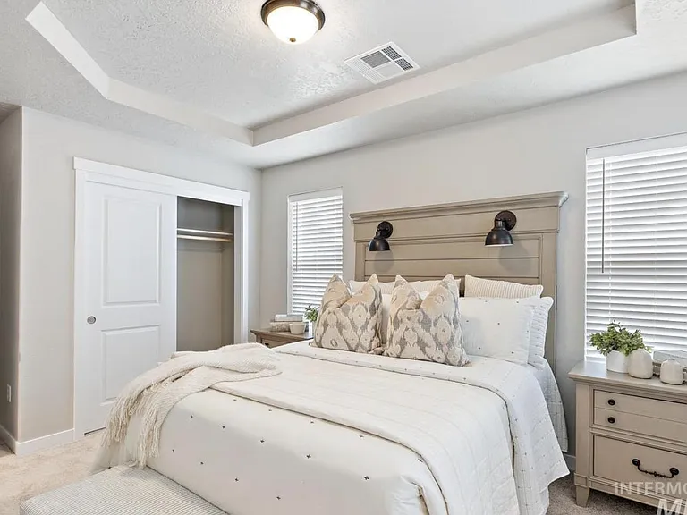 5942 S Boddington Ln — Photo 6