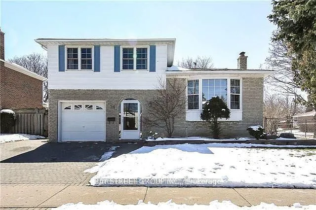 26 Deepdale Dr #BASEMENT — Photo 1