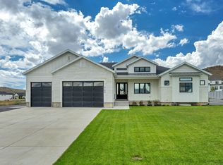 9749 N Hibiscus Ln, Eagle Mountain, UT 84005