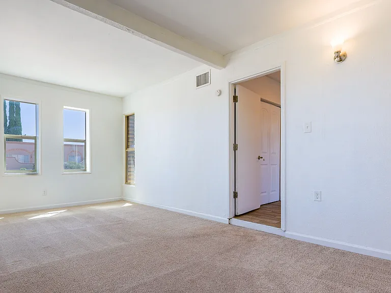 520 S 3rd St — Photo 7