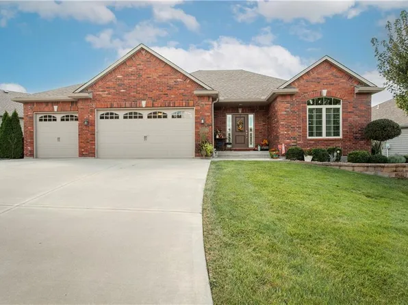 22129 E 33rd Terrace Ct, Independence, MO 64057