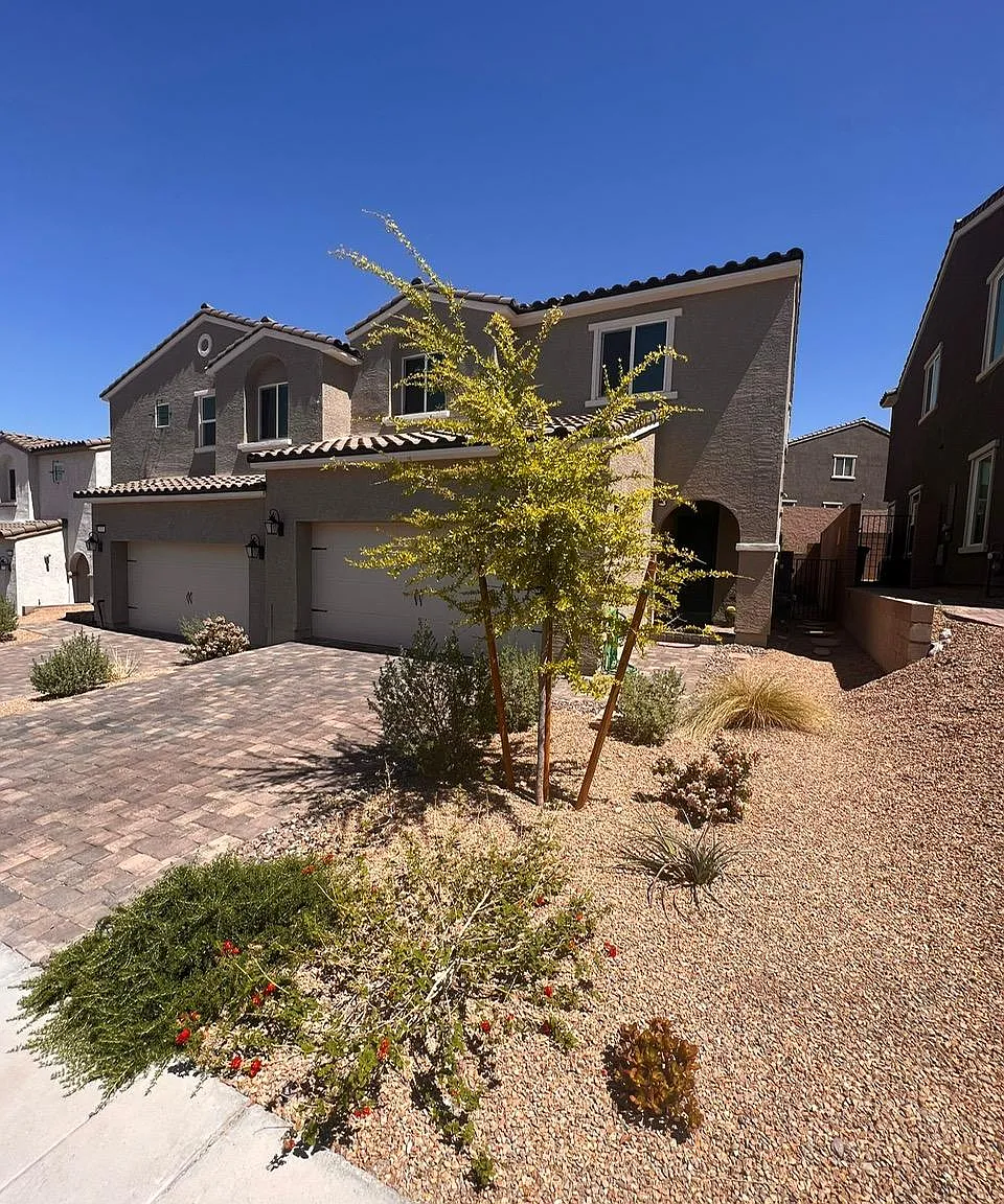 3 bed, 2.5 bath, 1286 sqft, $2,280 — Photo 1