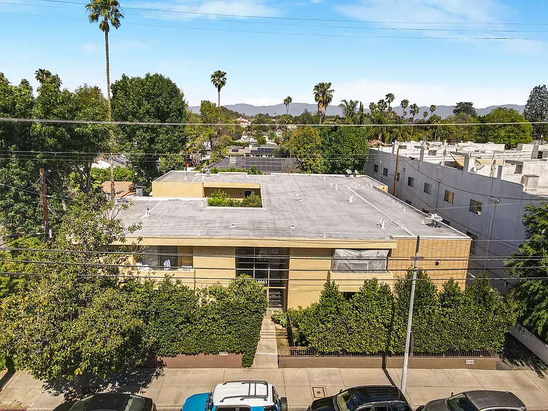 14641 Magnolia Blvd #5 — Photo 14